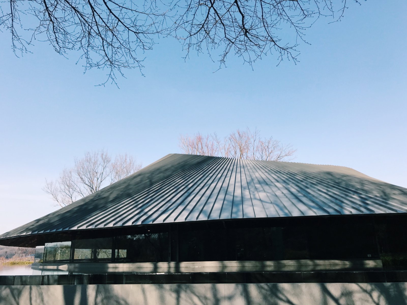狭山湖畔霊園 管理休憩棟